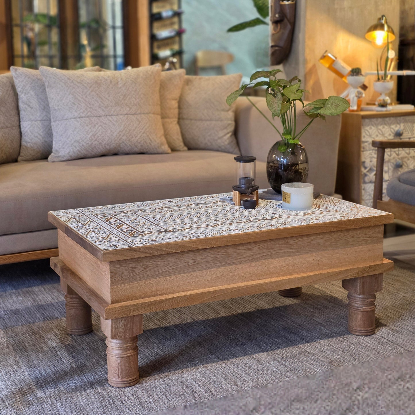 Mesa Tallada en Roble Tumaco