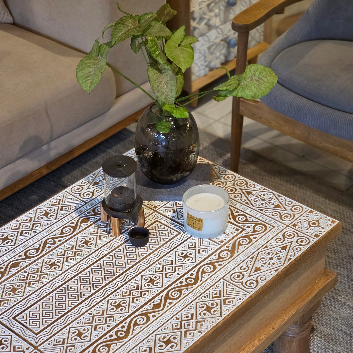 Mesa Tallada en Roble Tumaco