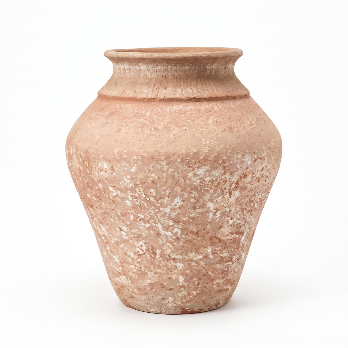 Macetera de barro artesanal terracota con pátina rústica, vista de producto — Loft Mobiliario