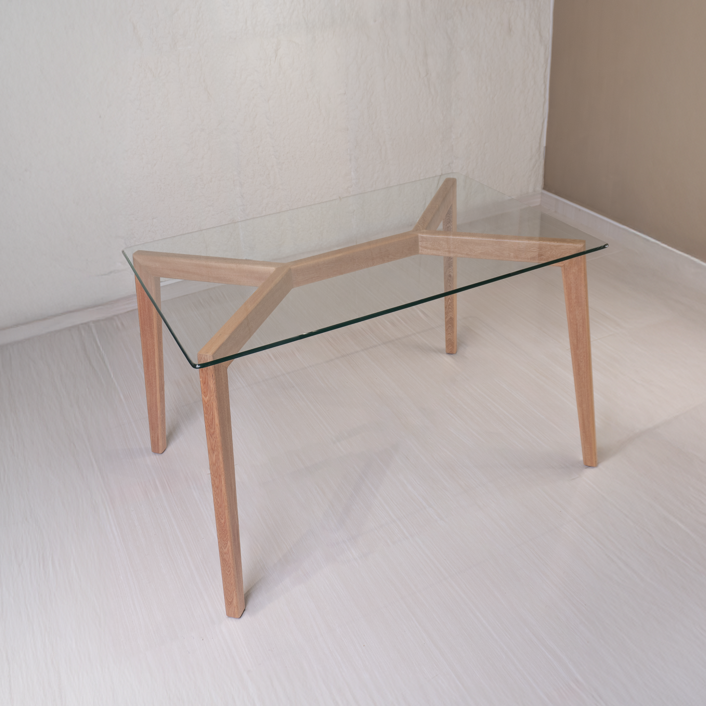 Mesa de Comedor ECO - Roble y Diseño Moderno