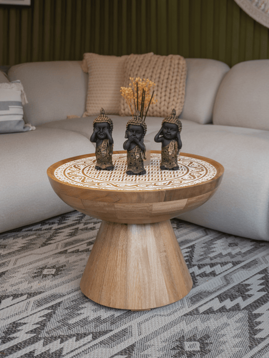 Mesa Tallada Nativo en Roble Macizo – Diseño Redondo Artesanal Colombiano