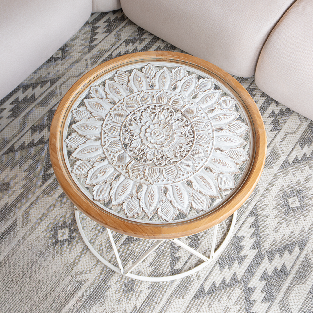 Mesa de centro Mandala, detalle del mandala tallado en cemento