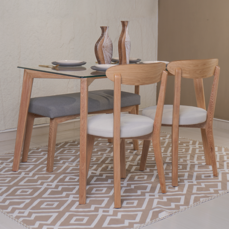 Comedor Eco de 4 Puestos en Roble Macizo con Banca y Sillas – Diseño Moderno Colombiano