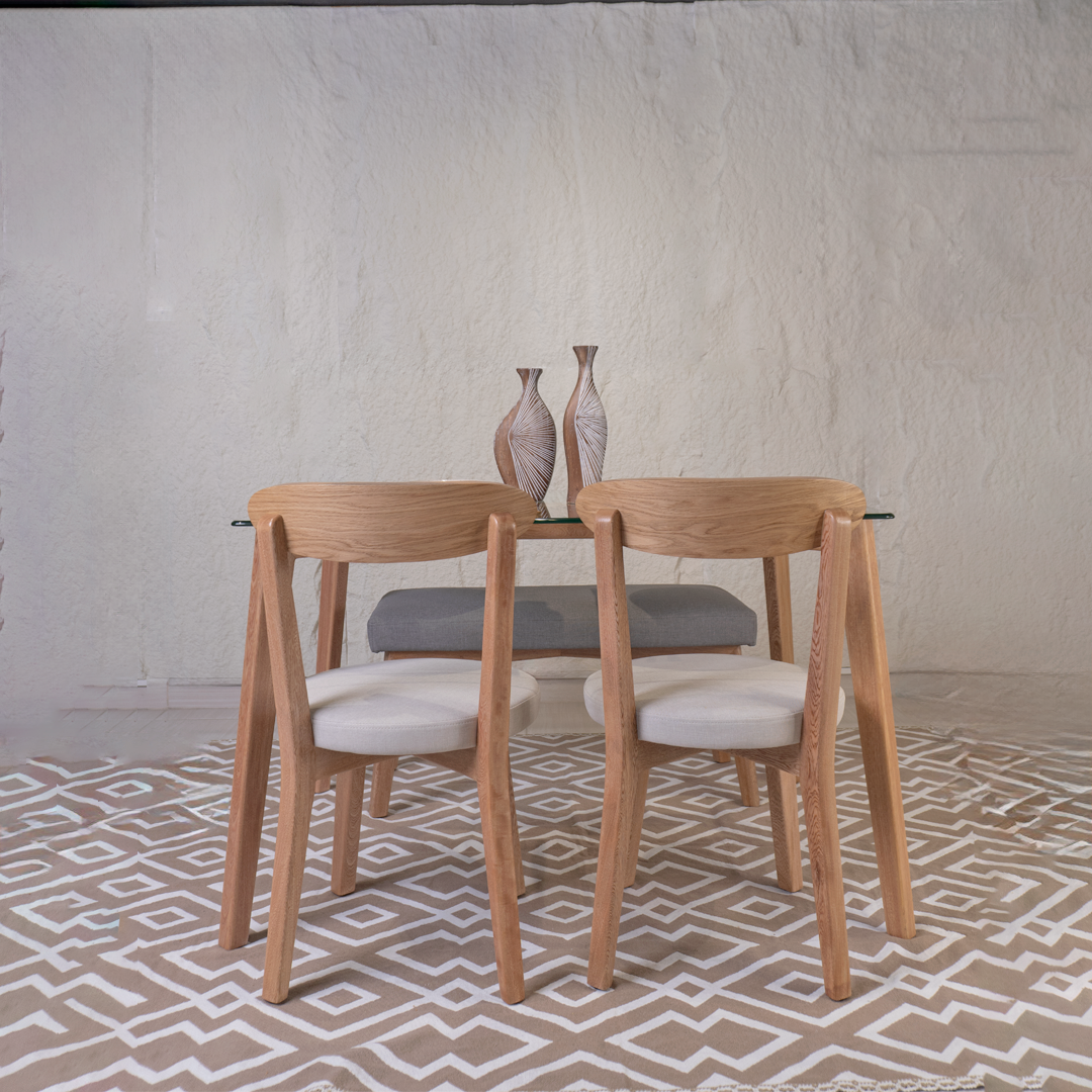 Comedor Eco de 4 Puestos en Roble Macizo con Banca y Sillas – Diseño Moderno Colombiano