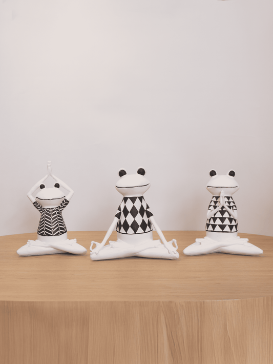 Set de Ranas Decorativas en Resina – Estilo Zen Blanco y Negro