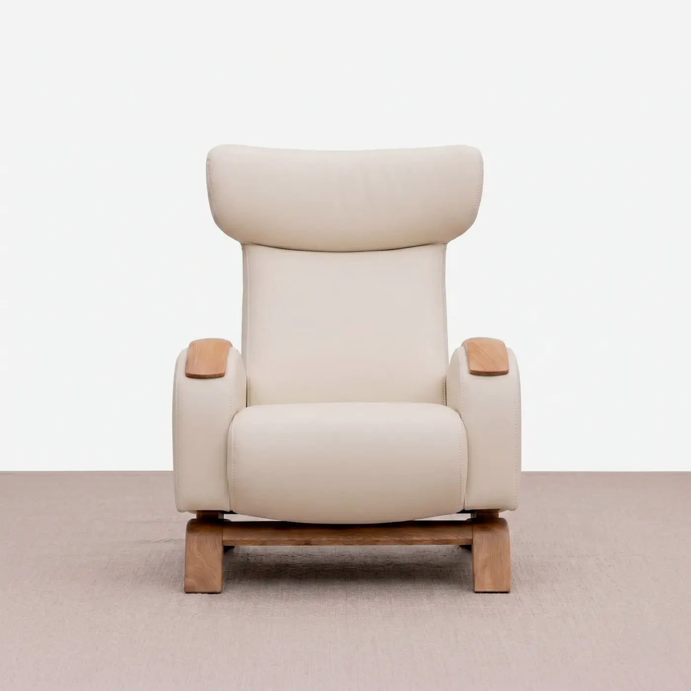 Silla mecedora moderna tapizada ideal para descanso en espacios interiores