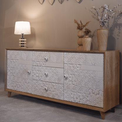 Bife en Madera Natural con Tallado Artesanal – Diseño Colombiano