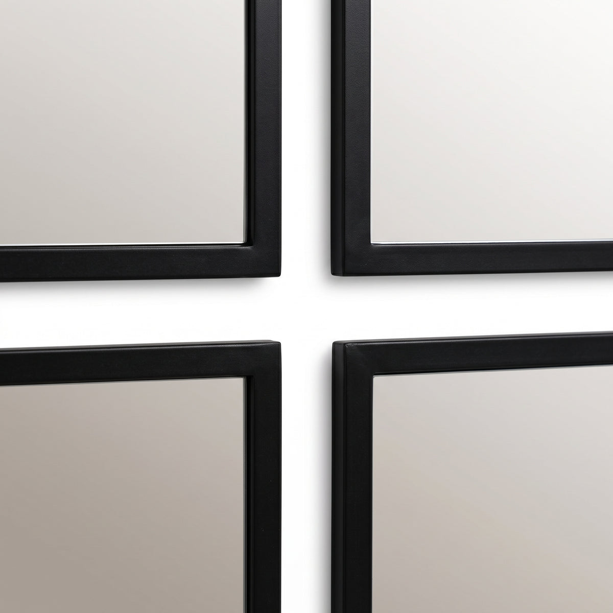 Detalle del Set de Espejos Muisca en marco metálico negro — Loft Mobiliario