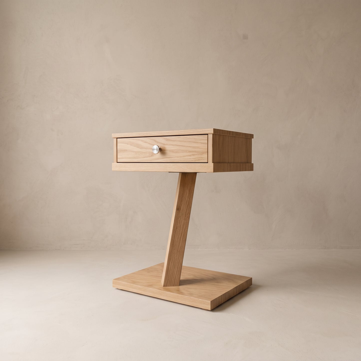 Mesa de noche Andina, detalle del cajón y acabado en madera natural — Loft Mobiliario