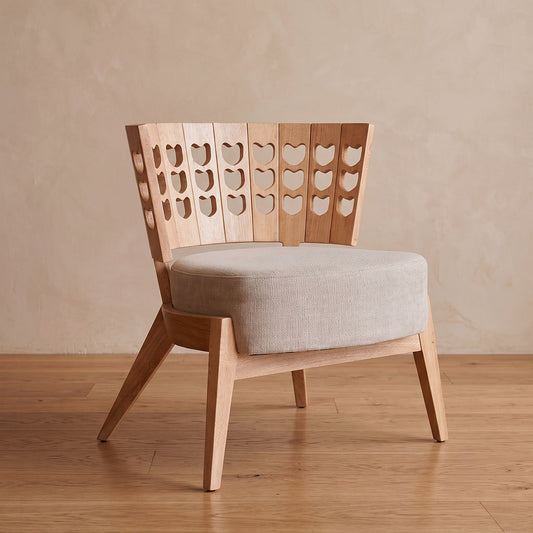 Silla Amero – Diseño en Madera con Respaldo Tallado