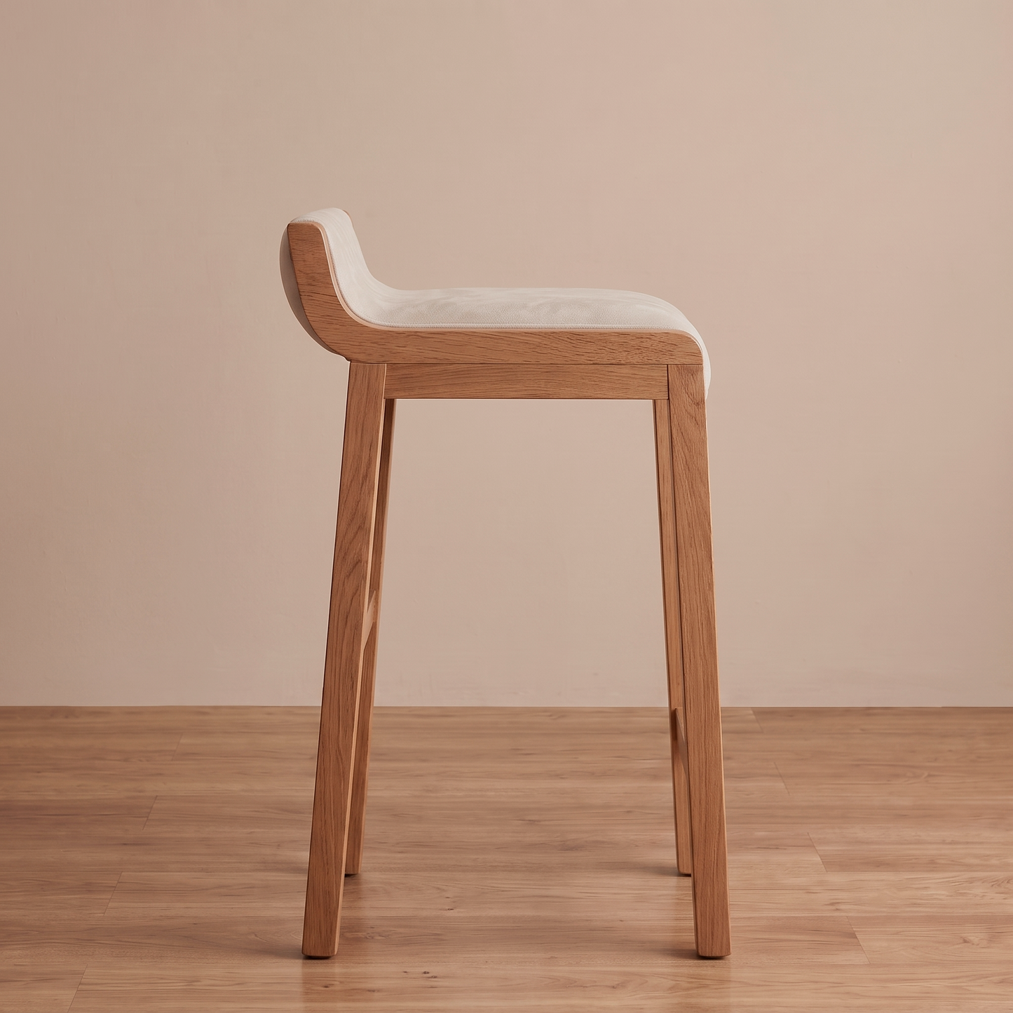 Silla de barra Artesana en roble natural, vista lateral mostrando la altura del asiento y el reposapiés