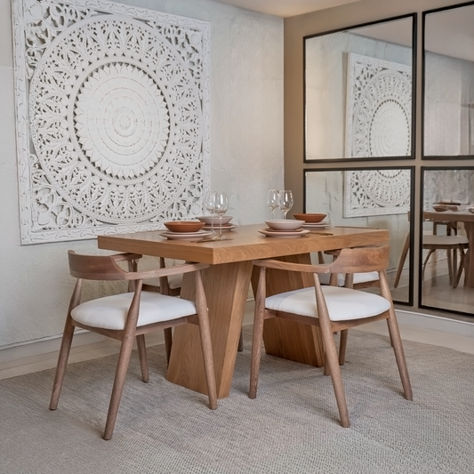 Comedor Andino en madera natural – Mesa enchapada y sillas en roble