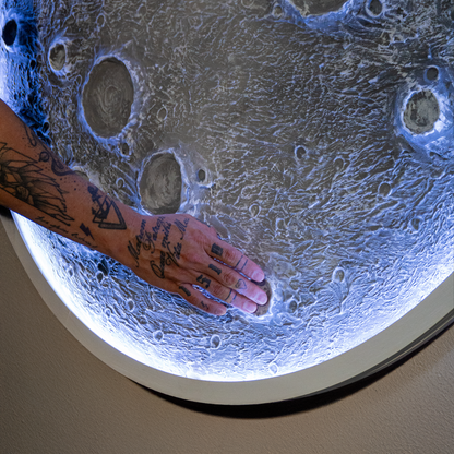 Luna Decorativa LED de Pared Artesanal | Modelo Luna Origen