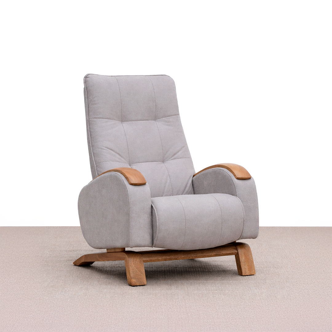 Mecedora Moderna Tapizada con Base en Madera | Modelo Bruma