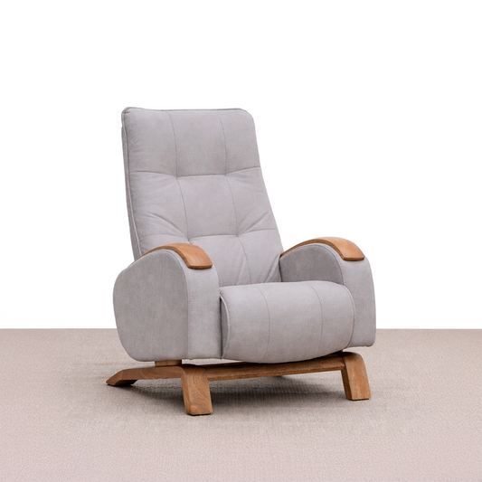 Mecedora Moderna Tapizada con Base en Madera | Modelo Bruma